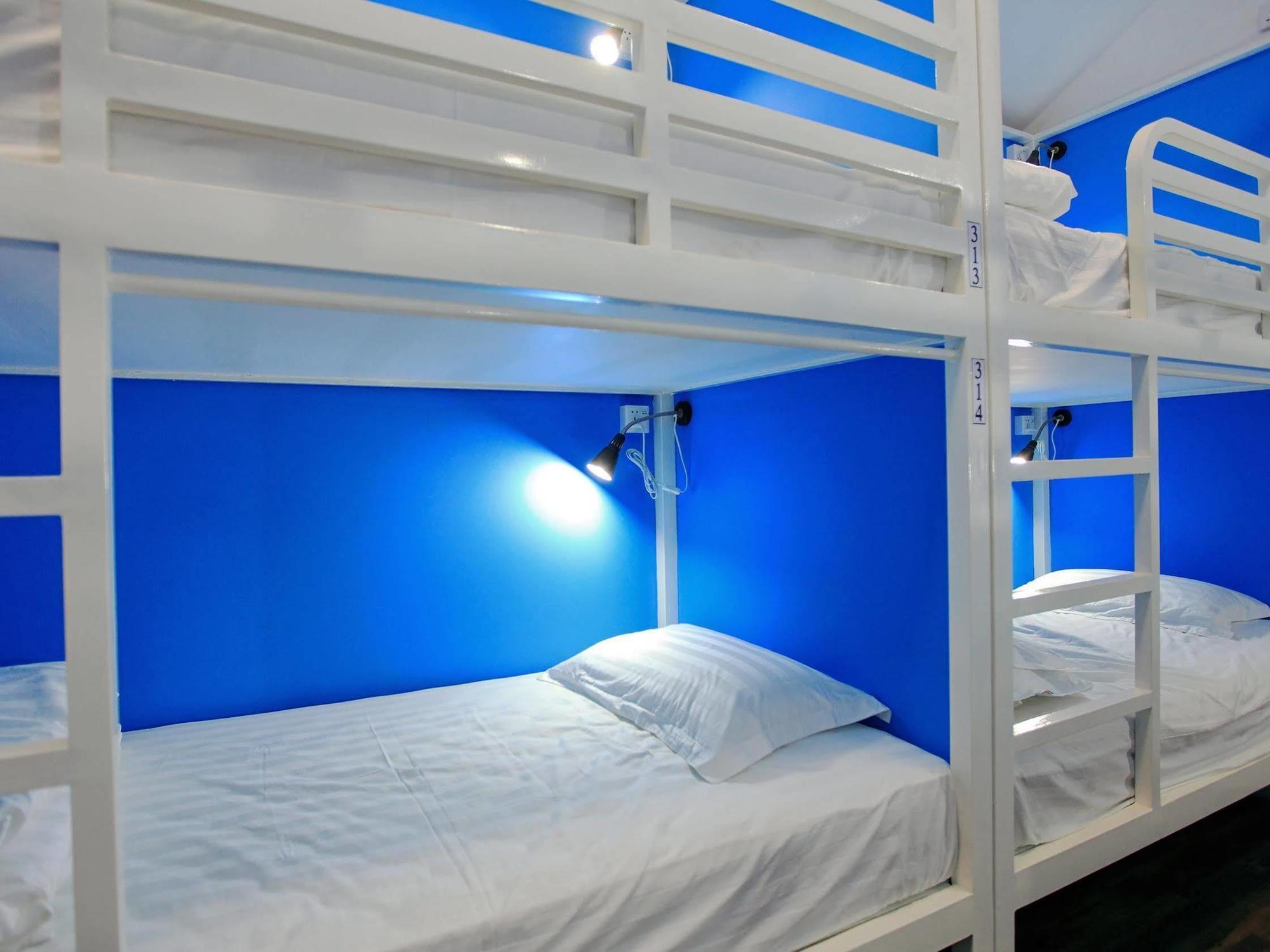 Four Rivers Youth Hostel Янгон Екстер'єр фото