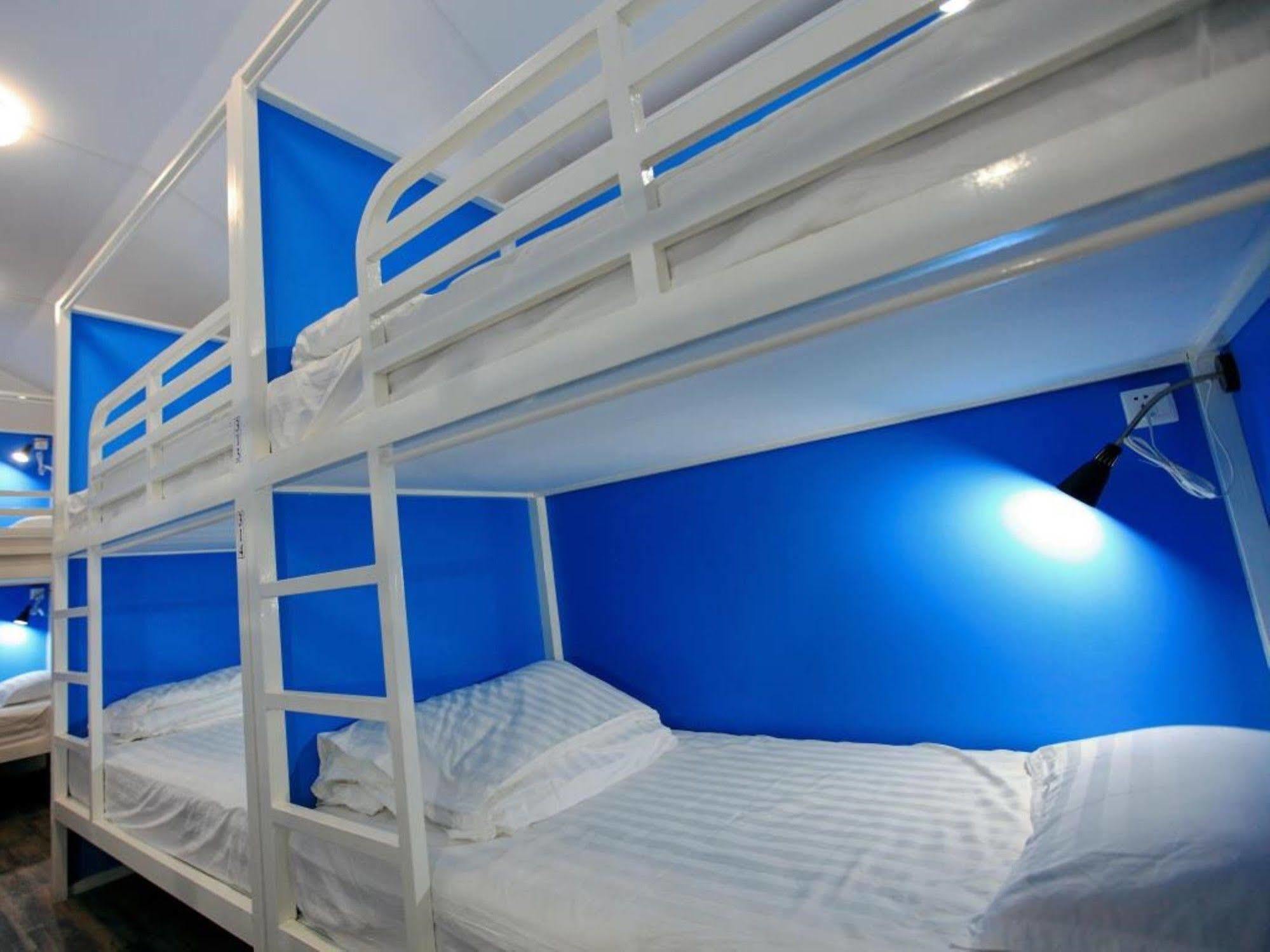 Four Rivers Youth Hostel Янгон Екстер'єр фото