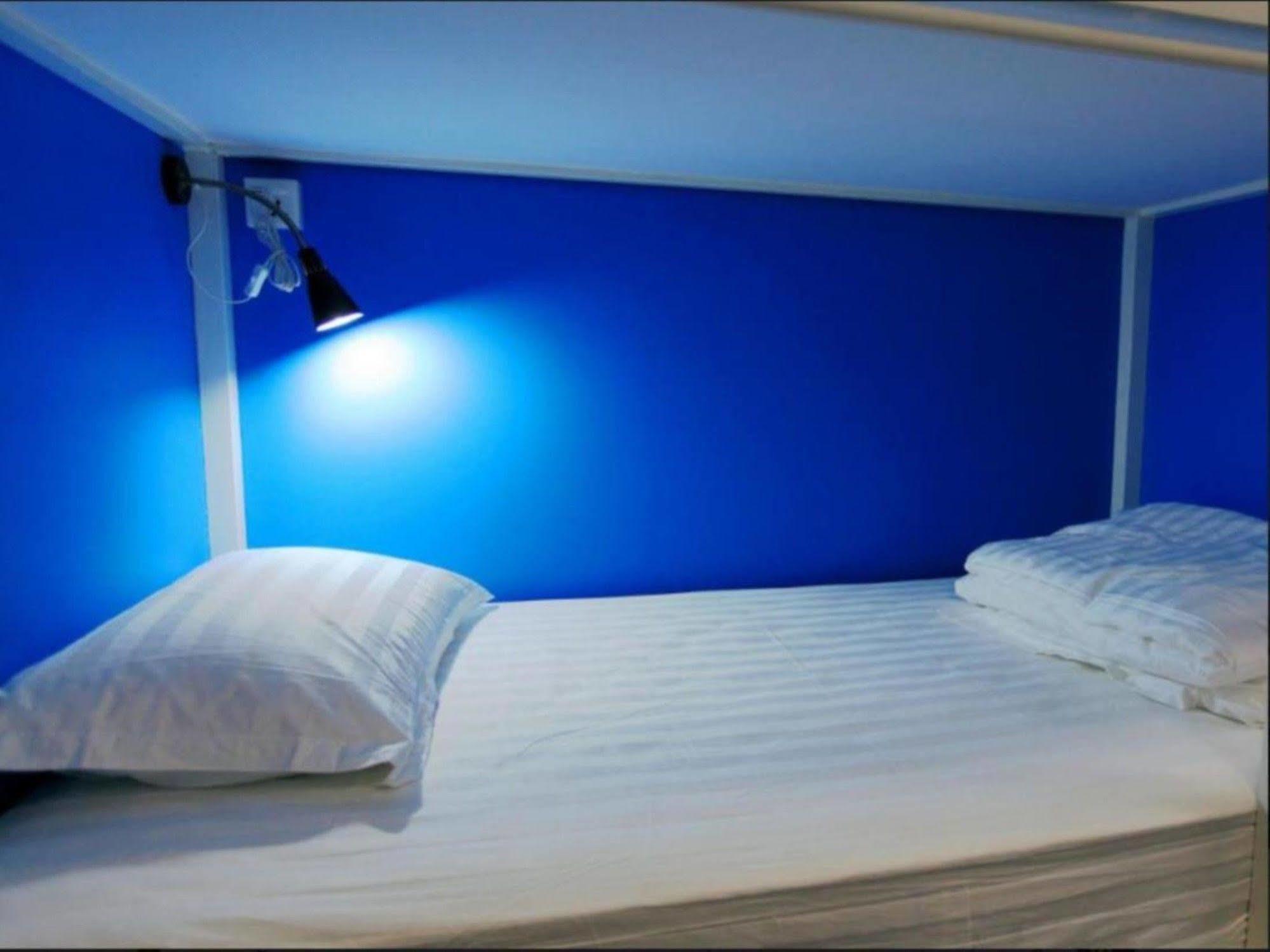 Four Rivers Youth Hostel Янгон Екстер'єр фото