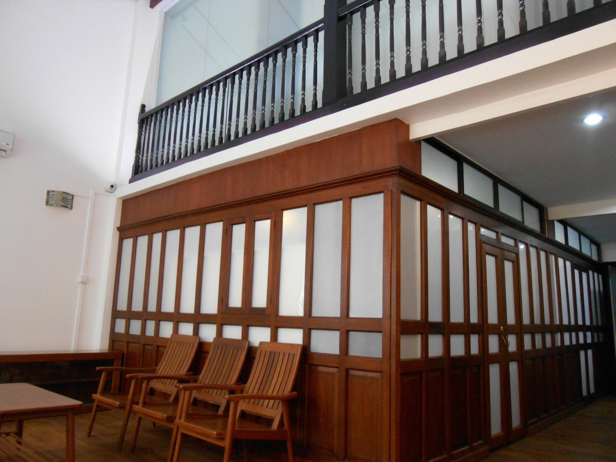 Four Rivers Youth Hostel Янгон Екстер'єр фото