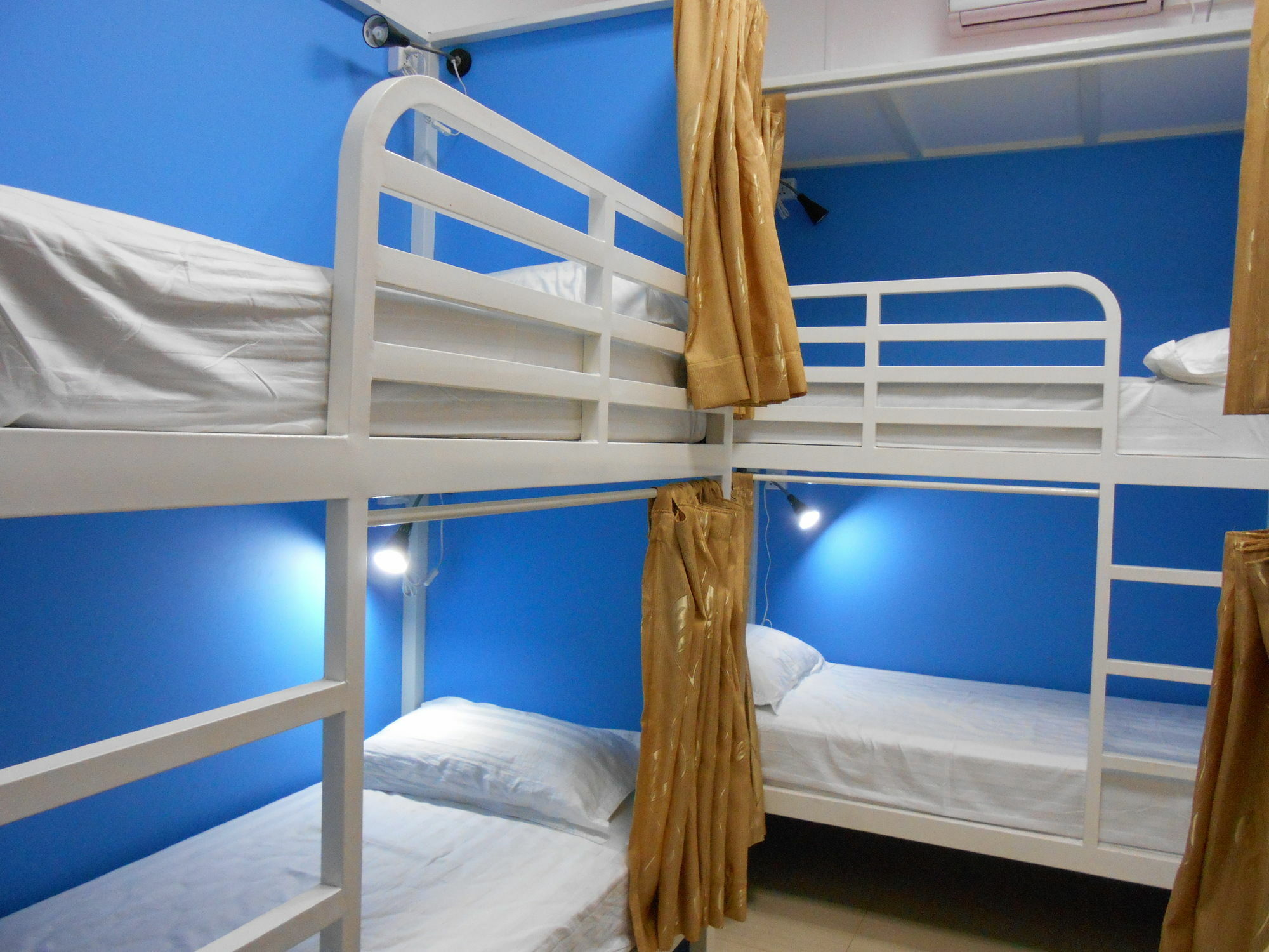 Four Rivers Youth Hostel Янгон Екстер'єр фото